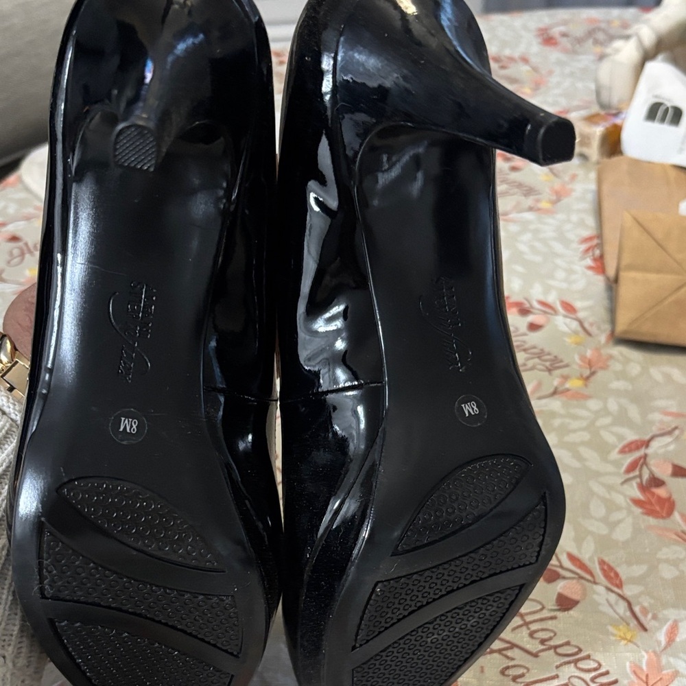 Alfani Glossy Black Heels - Picture 4 of 7